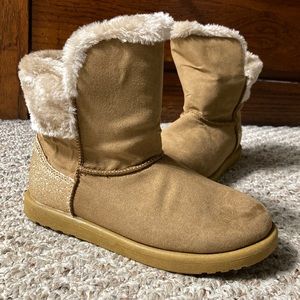 Tombik girl’s boots GUC